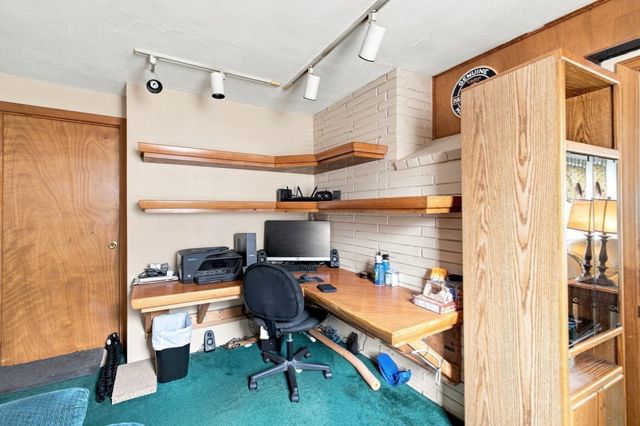 1075 W Elm St Extension, Brockton, MA 02301