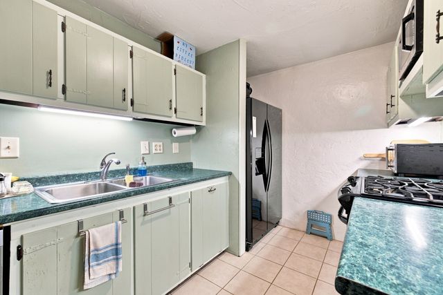 1075 W Elm St Extension, Brockton, MA 02301
