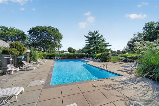 1076 Timber Creek Drive UNIT 2, Carmel, IN 46032