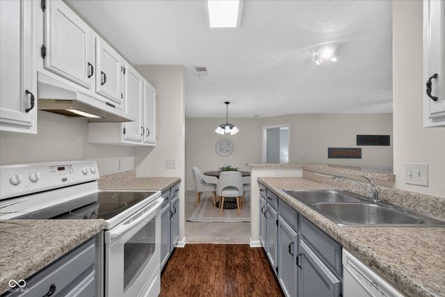 1076 Timber Creek Drive UNIT 2, Carmel, IN 46032