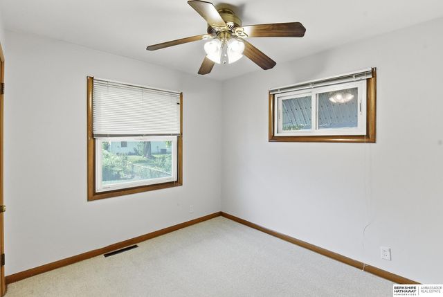4907 Curlew Lane, Omaha, NE 68106