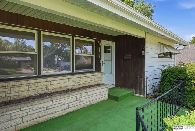 4907 Curlew Lane, Omaha, NE 68106