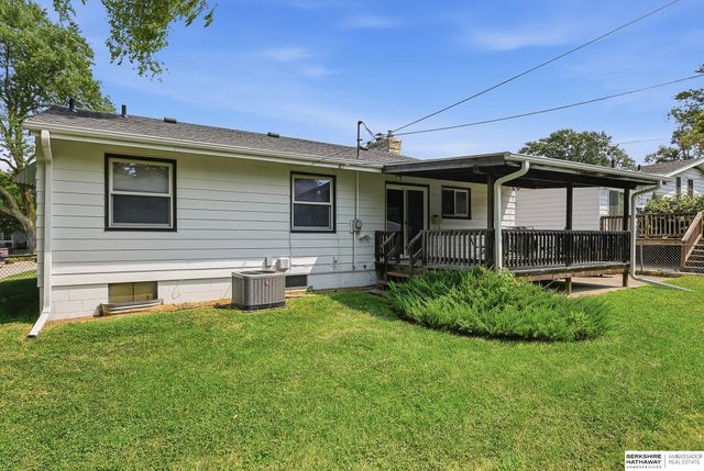 4907 Curlew Lane, Omaha, NE 68106