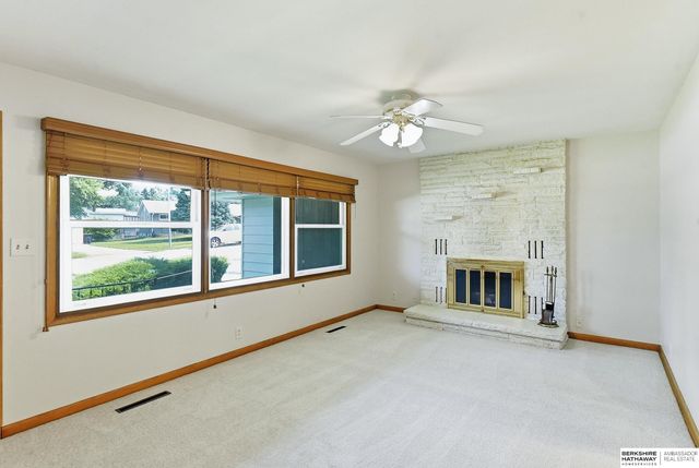 4907 Curlew Lane, Omaha, NE 68106