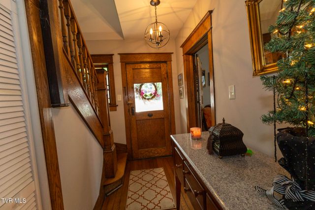 615 Holston Avenue, Bristol, TN 37620