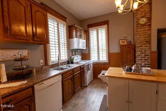 615 Holston Avenue, Bristol, TN 37620