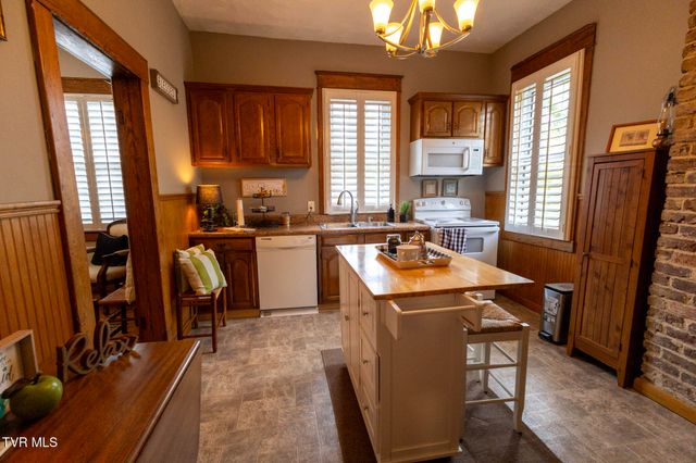615 Holston Avenue, Bristol, TN 37620
