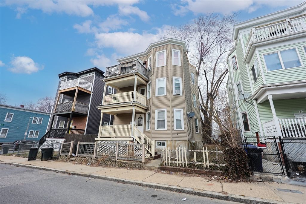 39 Torrey St 1, Boston, MA 02124