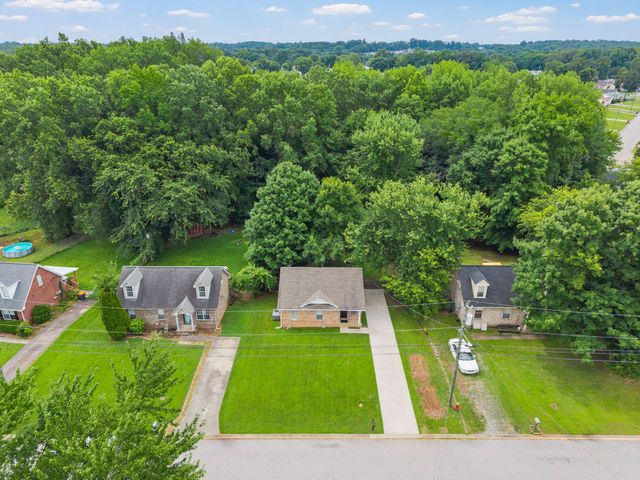 758 Spees Dr, Clarksville, TN 37042