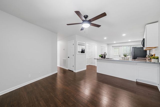 758 Spees Dr, Clarksville, TN 37042