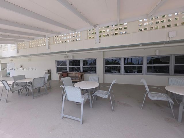 2899 Collins Ave 940, Miami Beach, FL 33140