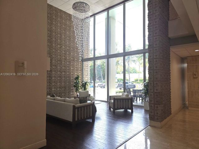 2899 Collins Ave 940, Miami Beach, FL 33140