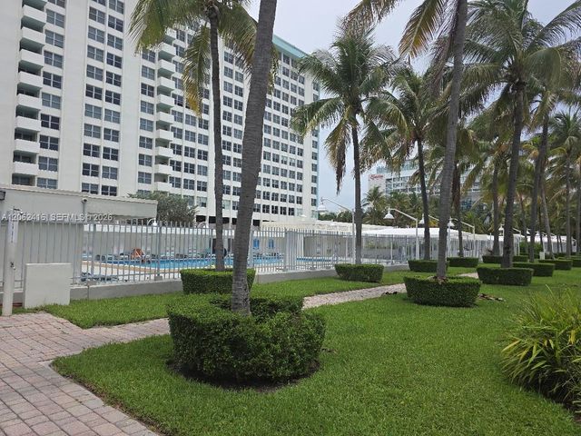 2899 Collins Ave 940, Miami Beach, FL 33140