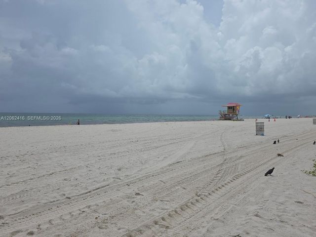 2899 Collins Ave 940, Miami Beach, FL 33140