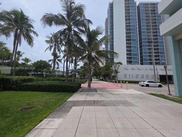 2899 Collins Ave 940, Miami Beach, FL 33140