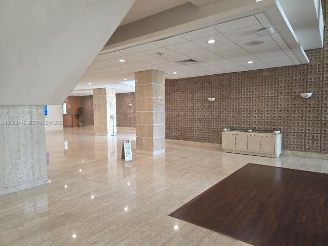 2899 Collins Ave 940, Miami Beach, FL 33140