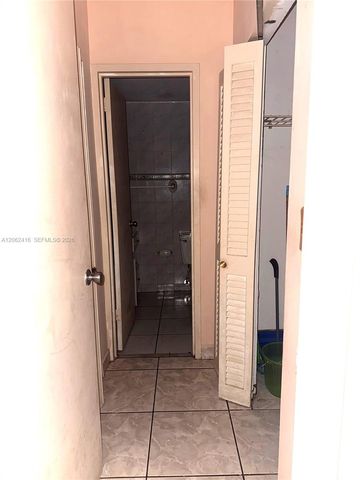 2899 Collins Ave 940, Miami Beach, FL 33140