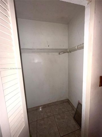 2899 Collins Ave 940, Miami Beach, FL 33140