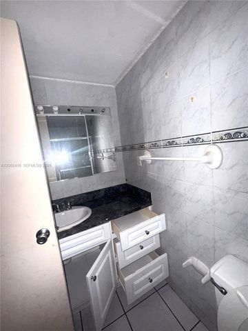 2899 Collins Ave 940, Miami Beach, FL 33140