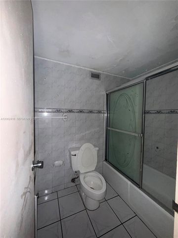 2899 Collins Ave 940, Miami Beach, FL 33140