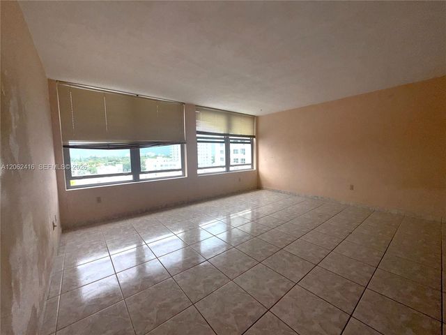 2899 Collins Ave 940, Miami Beach, FL 33140