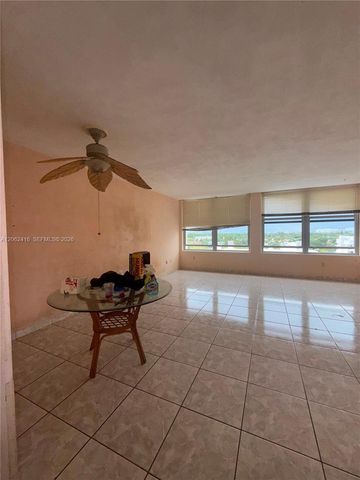2899 Collins Ave 940, Miami Beach, FL 33140