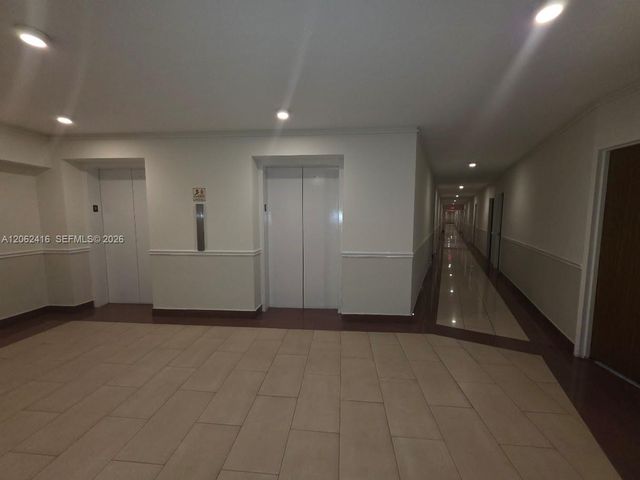 2899 Collins Ave 940, Miami Beach, FL 33140