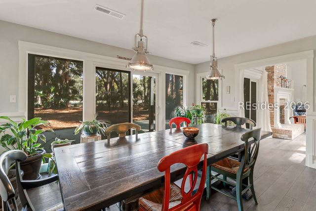 20 Gloucester Rd, Hilton Head Island, SC 29928