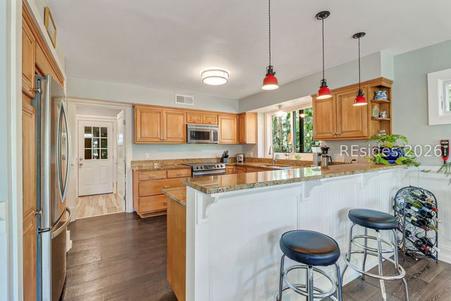 20 Gloucester Rd, Hilton Head Island, SC 29928