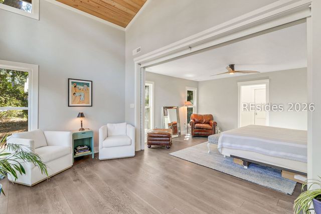 20 Gloucester Rd, Hilton Head Island, SC 29928