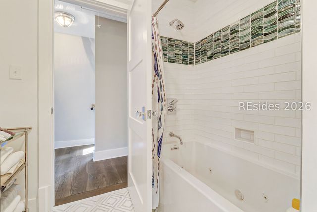 20 Gloucester Rd, Hilton Head Island, SC 29928