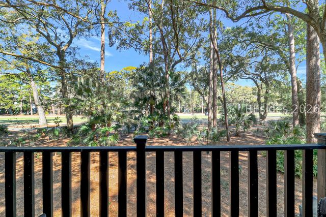 20 Gloucester Rd, Hilton Head Island, SC 29928