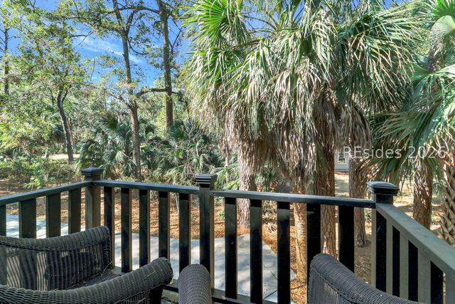20 Gloucester Rd, Hilton Head Island, SC 29928