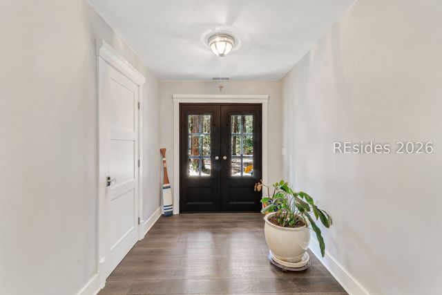 20 Gloucester Rd, Hilton Head Island, SC 29928