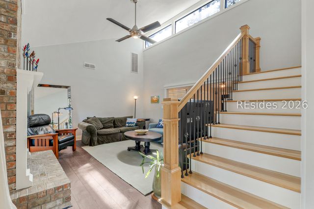 20 Gloucester Rd, Hilton Head Island, SC 29928