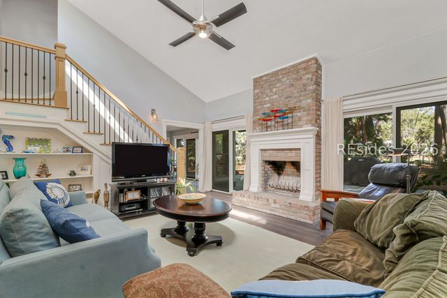 20 Gloucester Rd, Hilton Head Island, SC 29928