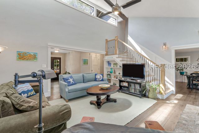 20 Gloucester Rd, Hilton Head Island, SC 29928