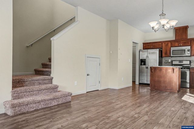 1705 Merganser St, Silverton, OR 97381