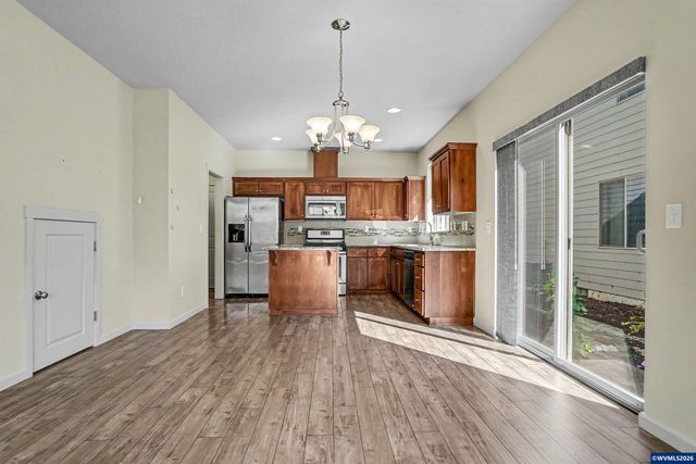 1705 Merganser St, Silverton, OR 97381