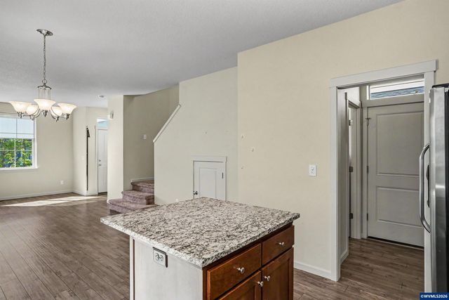1705 Merganser St, Silverton, OR 97381