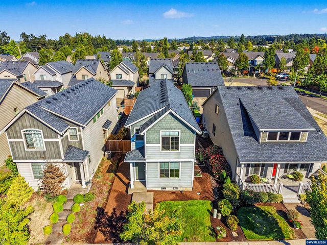 1705 Merganser St, Silverton, OR 97381