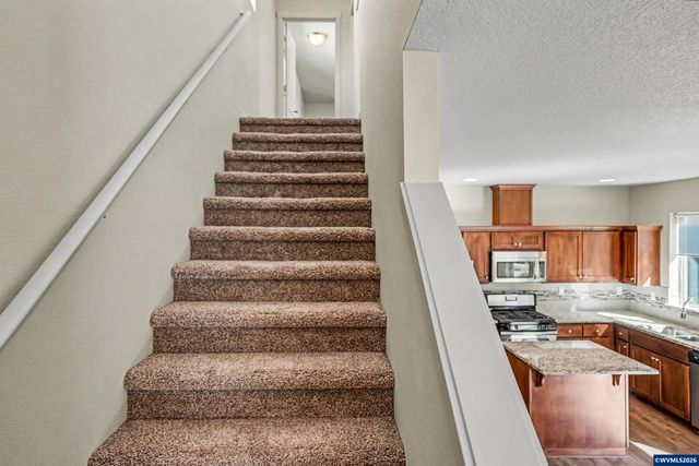1705 Merganser St, Silverton, OR 97381