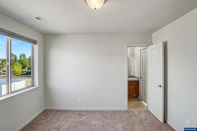 1705 Merganser St, Silverton, OR 97381