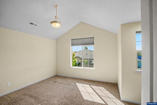 1705 Merganser St, Silverton, OR 97381
