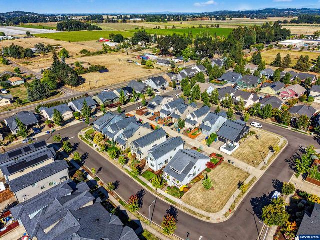 1705 Merganser St, Silverton, OR 97381