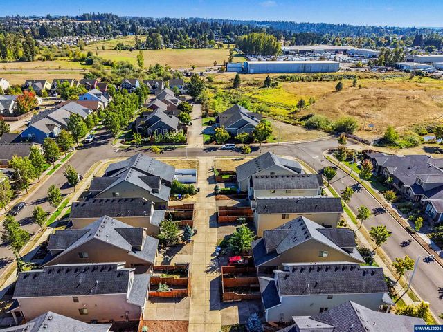 1705 Merganser St, Silverton, OR 97381