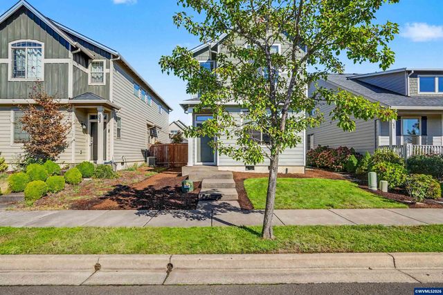 1705 Merganser St, Silverton, OR 97381
