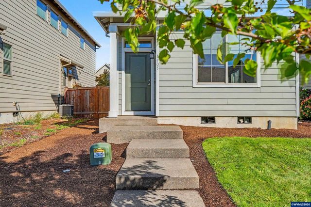 1705 Merganser St, Silverton, OR 97381