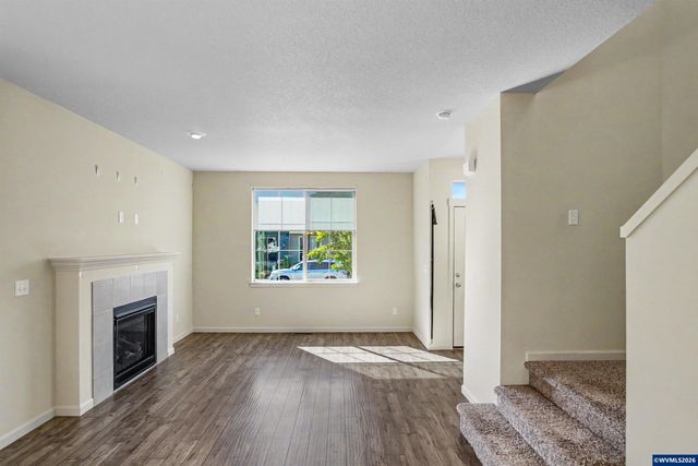 1705 Merganser St, Silverton, OR 97381