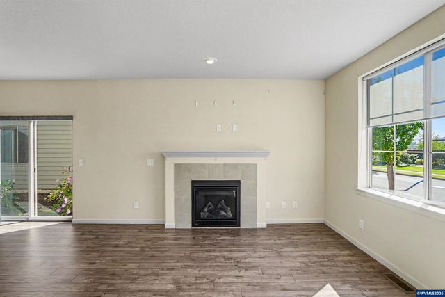 1705 Merganser St, Silverton, OR 97381